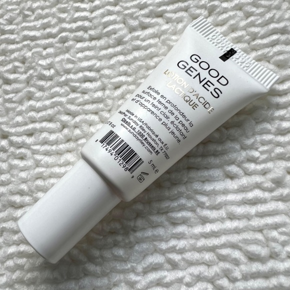 🎁Pick 5 for $25🎁 SUNDAY RILEY Good Genes Lactic Acid Treatment mini - Picture 2 of 3
